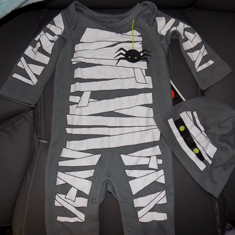 HALLOWEEN MUMMY GRAY ROMPER W/HAT SIZE 0/3 MONTHS NEW